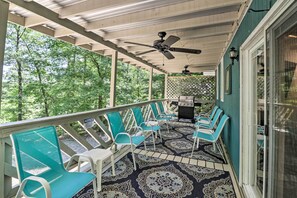 Covered Deck | Gas Grill