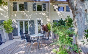 Salon de jardin et Terrasse privative 
