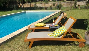 Piscine privée 50 m2 dans jardin 1200 m2 