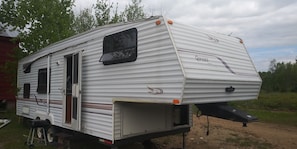 fifth wheel for rent, sleeps 5, more with kids