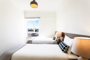 "Great place to stay in Lisbon. Definitely recommend. The views were amazing. The location was great, close to the super market, downtown area, shopping and restaurants." - Dexter, CA