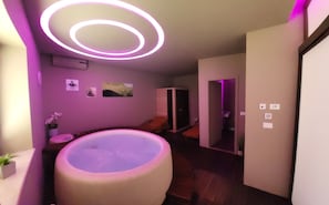 SPA zone with hydromassage pool and sauna