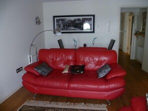 comfy leather furniture