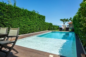 Private pool