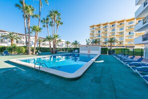Appartement LYNA avec piscine, pour deux personnes