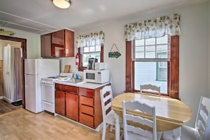 There's plenty of space for your group of 4 to spread out.