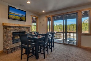 Recreation area with Poker table