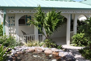 Front porch - Flower and Water Garden