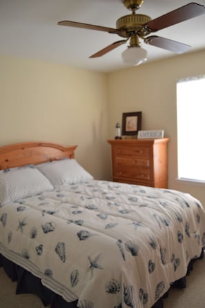 Bedroom#2- Queen bed