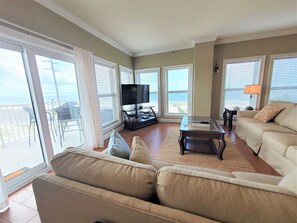 Living area with Gulf Views and comfortable seating