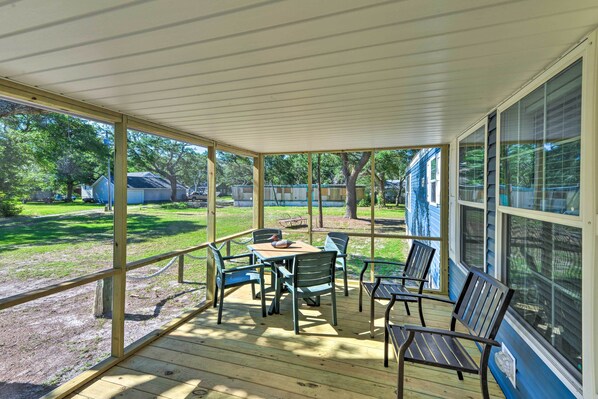 Harkers Island Vacation Rental | 2BR | 2BA | Stairs Required | 960 Sq Ft