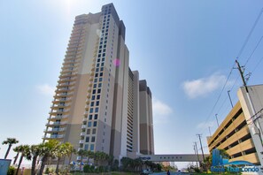 施設の正面