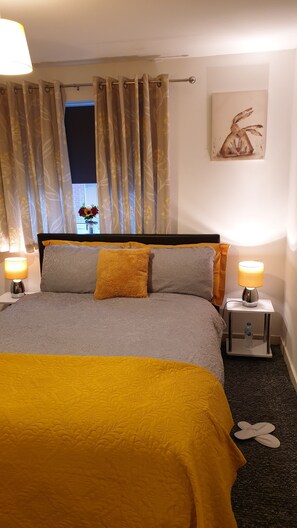 Deluxe Double Room with Private Toilet and Bath-2STR