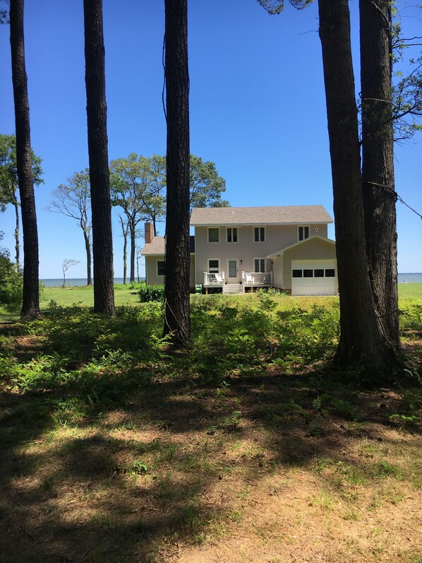 View of the house coming in the driveway 