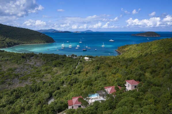 Short walk to world-famous Maho Bay amid the pristine National Park.