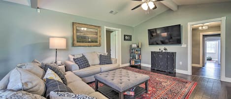 New Braunfels Vacation Rental | 5BR | 3BA | Stairs Required | 2,650 Sq Ft