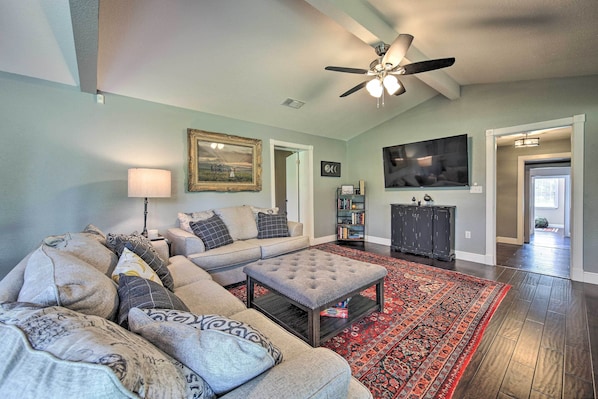 New Braunfels Vacation Rental | 5BR | 3BA | Stairs Required | 2,650 Sq Ft