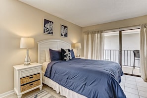 Queen Primary Bedroom with Access to Balcony