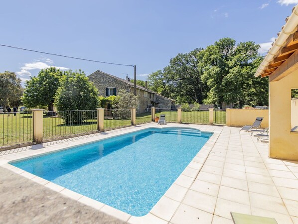 Water, Plant, Sky, Property, Swimming Pool, Building, Shade, Cloud, Tree, Rectangle