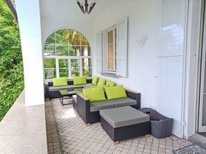 Furniture, Property, Couch, Table, Plant, Studio Couch, Interior Design, Flooring, Wood, Floor