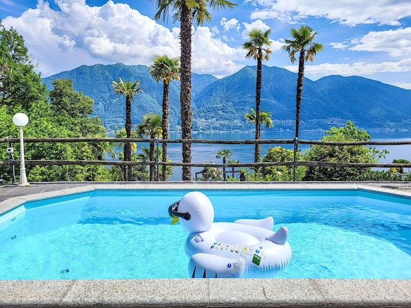 Swimming Pool, Resort, Leisure, Outdoor Furniture, Umbrella, Eco Hotel, Mountain Range, Resort Town, Vacation, Tropics