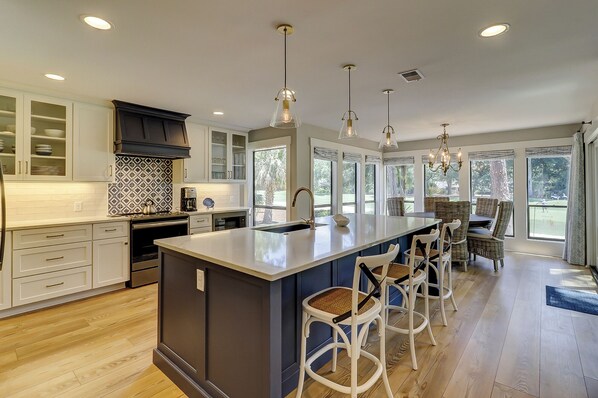 2371 Racquet Club Villa | Gourmet Kitchen & Island - 2371 Racquet Club Villa | Gourmet Kitchen & Island