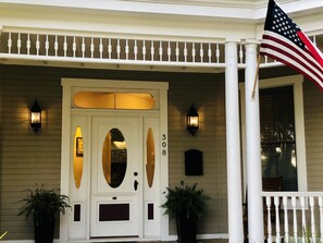 Enter The Painted Lady via the attractive main entrance on Travis Street.