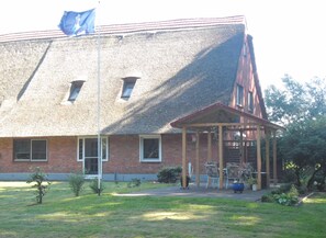 Ferienwohnung (1. OG) und Terrasse