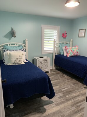 Twin bed room