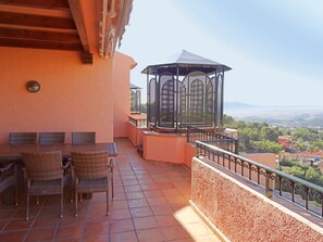 Balcony/ terrace