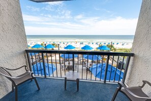 Balcony with Amazing Views of the Ocean