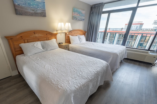 2 Beds in Bedroom, Beautifully Decorated