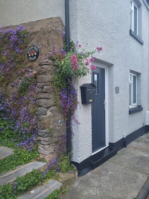 A haven 2 minutes from the harbour