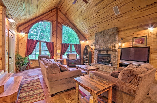 Bring the family to this Mountain Home vacation rental for a backcountry stay.