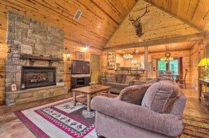 Living Room | Free WiFi | Central A/C & Heating
