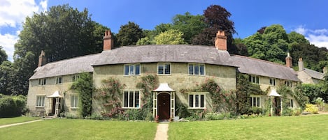 Charming 18th Century Cottage
