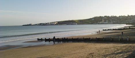 North beach swanage, a 5 minute walk