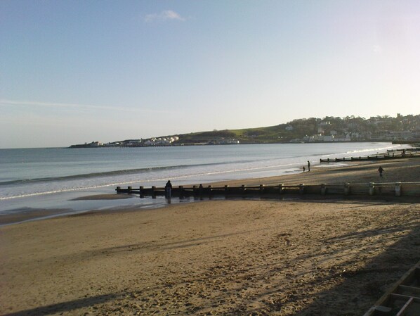 North beach swanage, a 5 minute walk