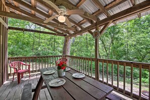 Covered Deck | Outdoor Dining Table | Charcoal Grill