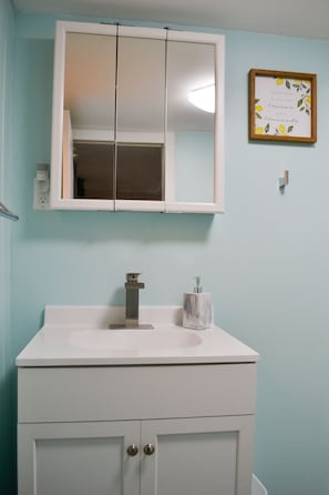 Room20220920of2011