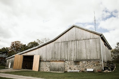 Unique Country Barn Studio