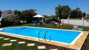 Private, all day sunny,  35 m2 pool 