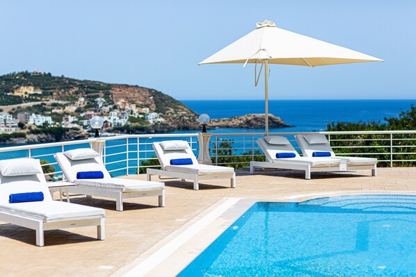 Stimulating pool surroundings.