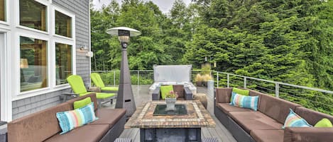 This Freeland vacation rental invites guests to spend time outdoors.