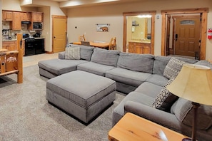 Studio Interior | Free WiFi | Sectional Sofa