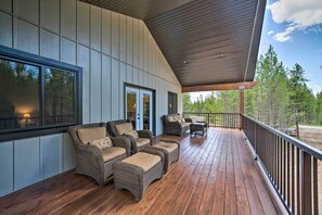 Furnished Deck