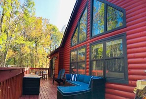 Deck overlooking lake (includes gas grill)