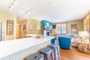 Breakfast bar with seating for four.