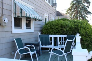 Enjoy morning coffee and seabreeze on the Porch