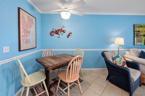 Shipwatch 204 - Dining Space